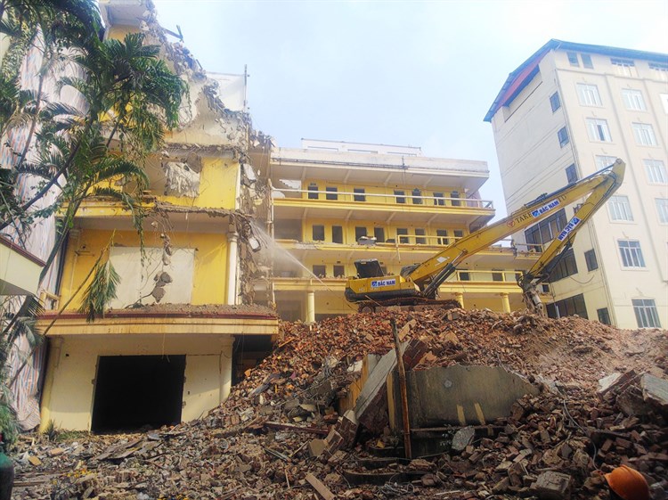 Thanh Lý Tài Sản Và Phá Vỡ Công Trình Cũ